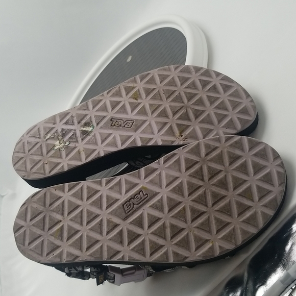 TEVA Black & Grey Original Dorado Strappy Sandals Aztec Tribal Print with Buckle - Picture 9 of 9